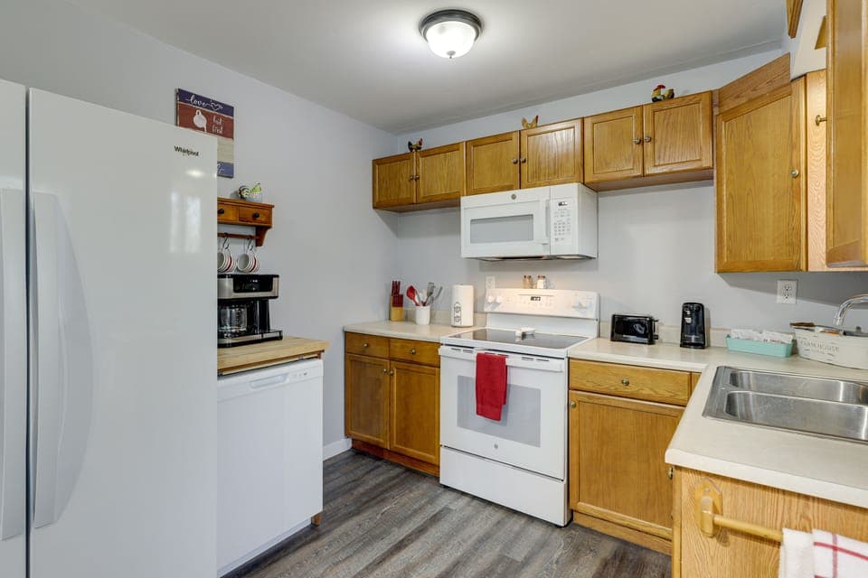 Kitchen | Stove/Oven | Refrigerator | Dishwasher | Free WiFi