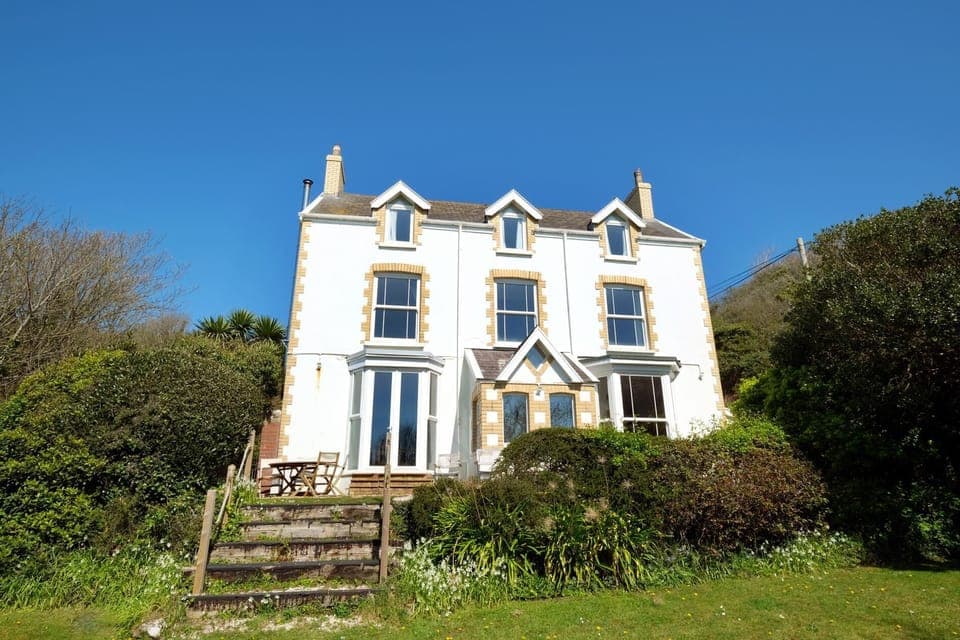 The Retreat - 5 Bedroom House - Horton (2872)