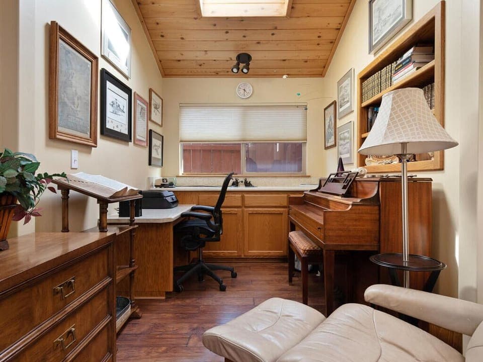 Downstairs - office space w/ piano