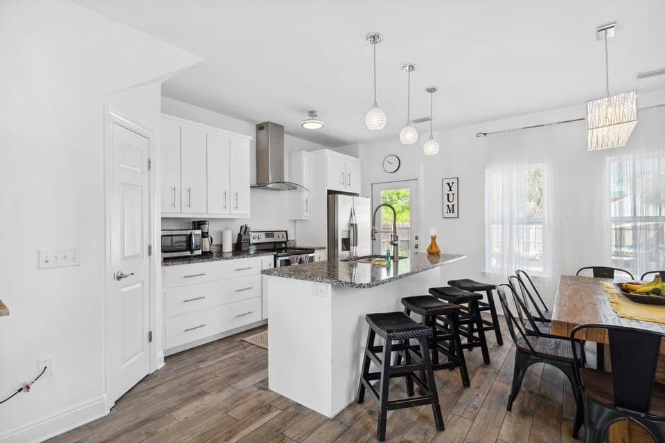Bright open Kitchen