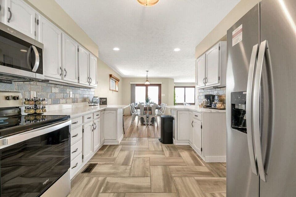 Enjoy the spacious counter space to prepare a full, chef's meal! Plenty of room for multiple cooks in the kitchen.