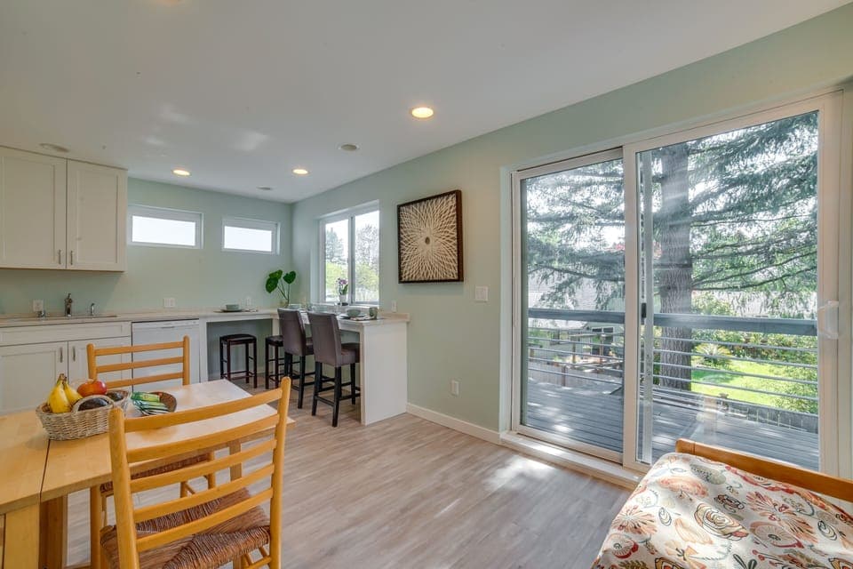 Living Room | Queen Futon | Free WiFi | TV w/ Cable/Satellite | Balcony Access