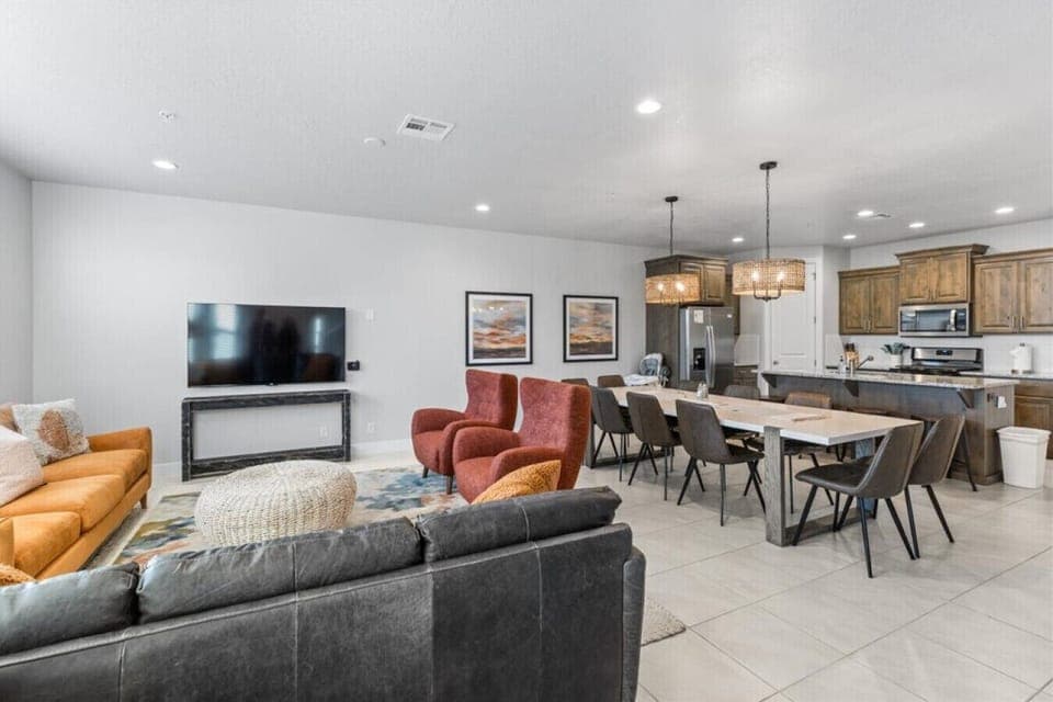 Living room/open floor plan