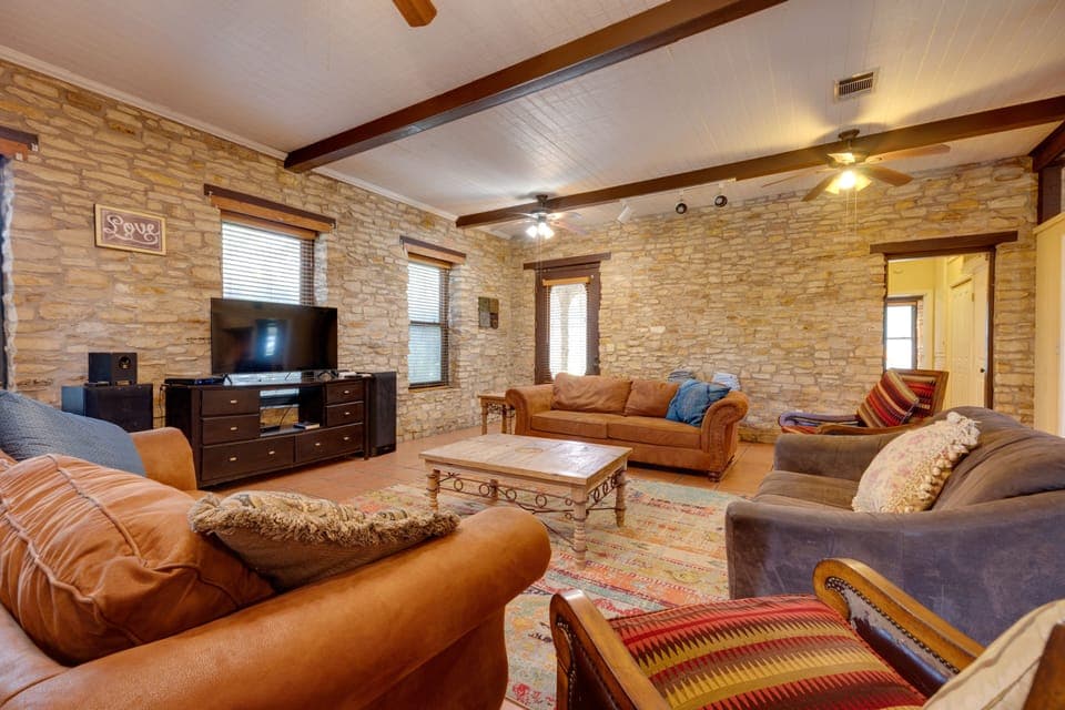 San Marcos Vacation Rental | 5BR | 4.5BA | 5,100 Sq Ft | Stairs Required