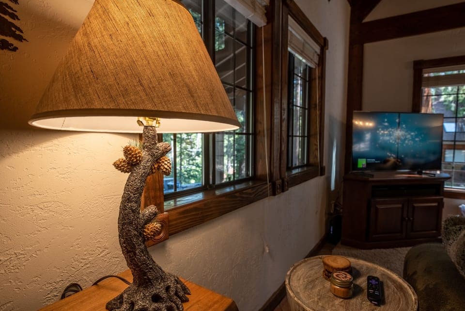 Cabin decor throughout! - Cabin decor throughout!