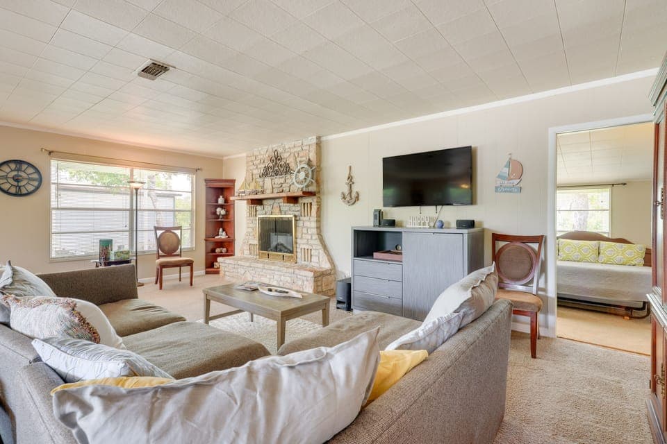 Canyon Lake Vacation Rental | 3BR | 2BA | 1,800 Sq Ft | 3 Steps to Enter