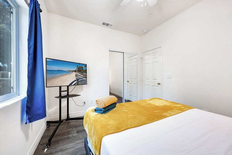 Bedroom #4 with Smart TV