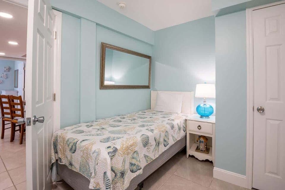 Ground Level-Family Bedroom Sleeps 4