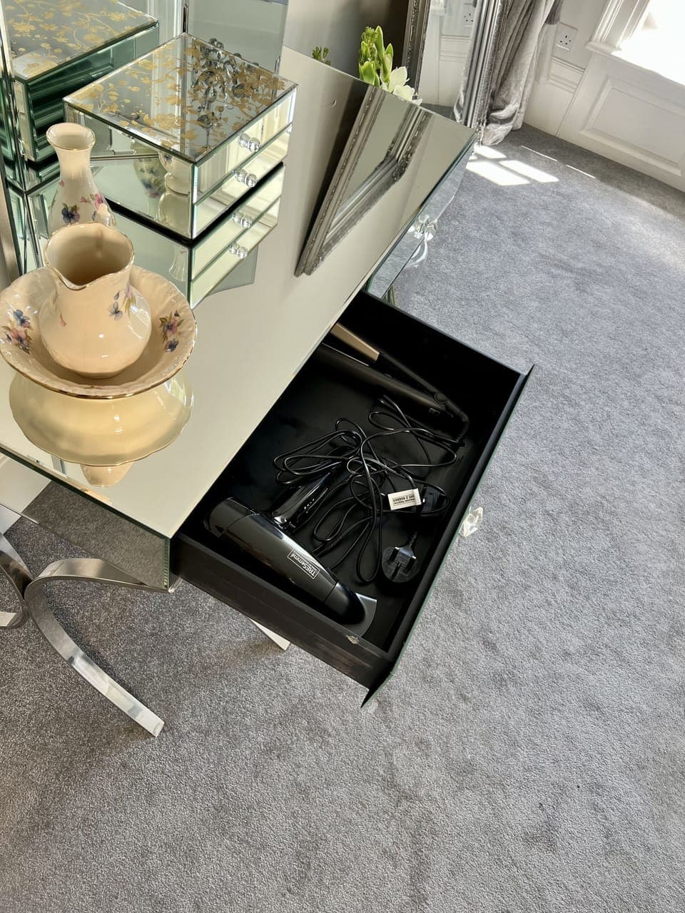 Bedroom 1: first floor - hair dryer and straighteners