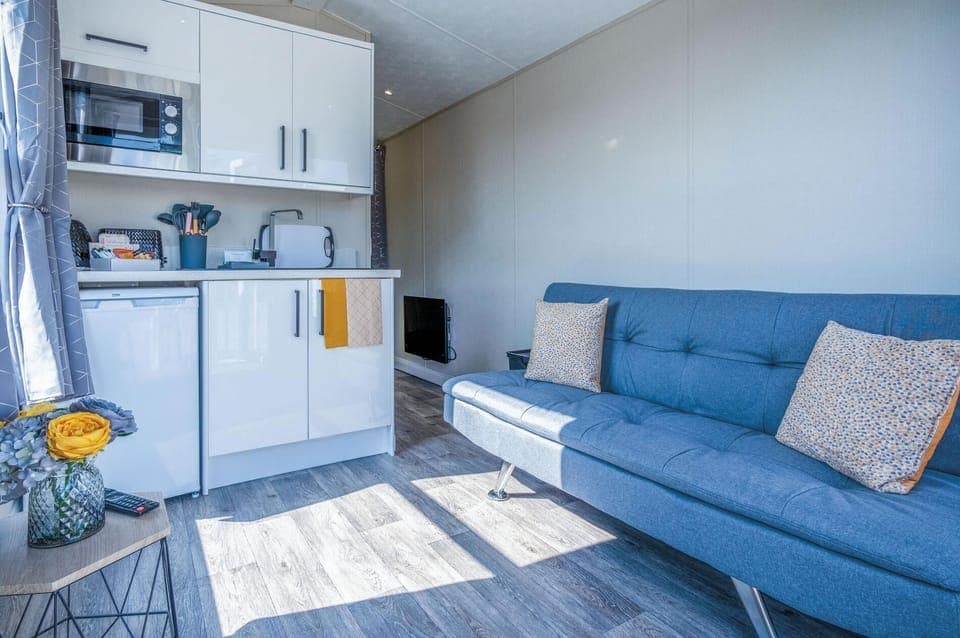 The Studio - 1 Bedroom Cabin - Amroth (15435)