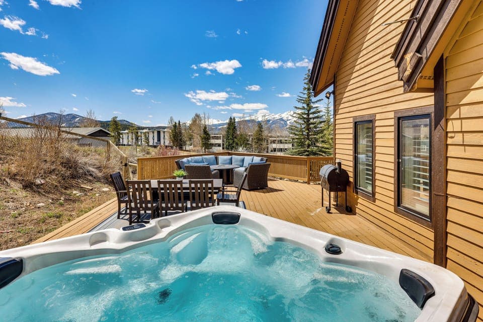 Dillon Vacation Rental | 2BR | 3.5BA | 2,400 Sq Ft | Stairs Required