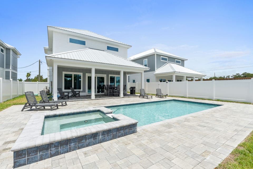 Beach House with Private Pool - Totally Beachin