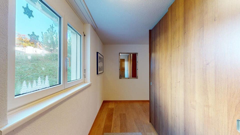 Entrance area with a cloakroom