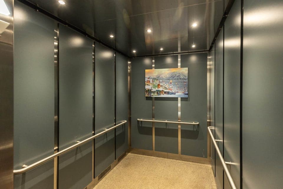 Elevator/Wheelchair Accessible 
