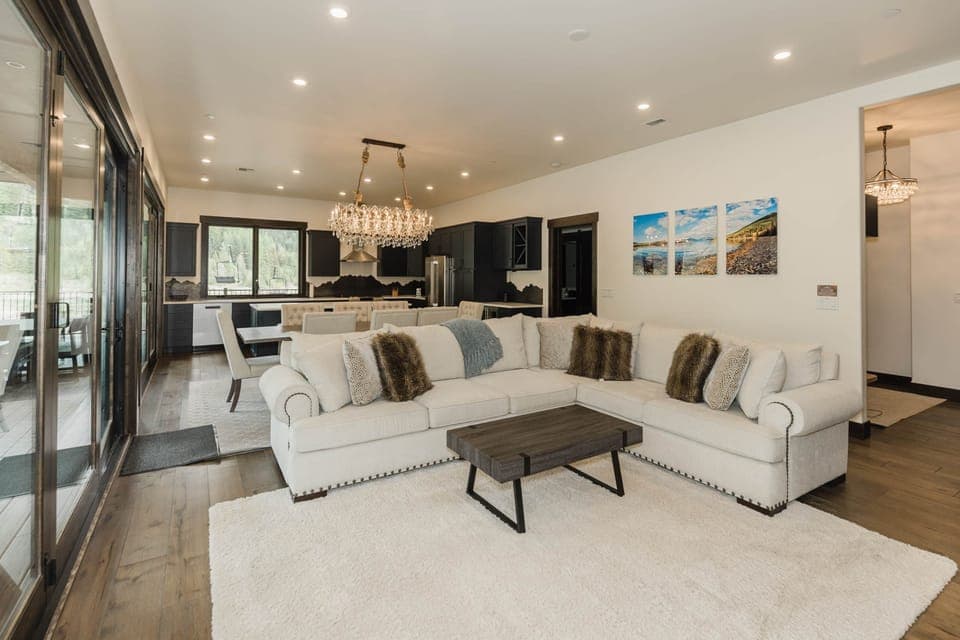 Open concept living/kitchen area 