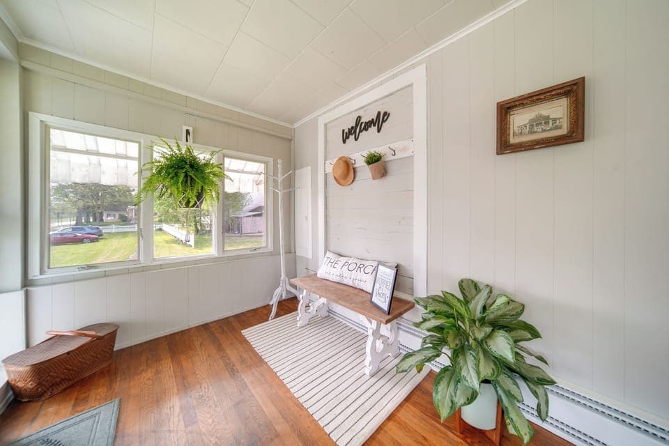 Cambridge Springs Vacation Rental | 4BR | 2BA | 1,220 Sq Ft | Stairs Required