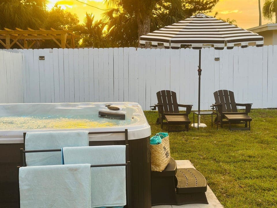 Outdoor spa tub