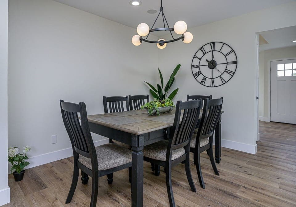 Dining with seating for 6 plus breakfast counter with seating for four