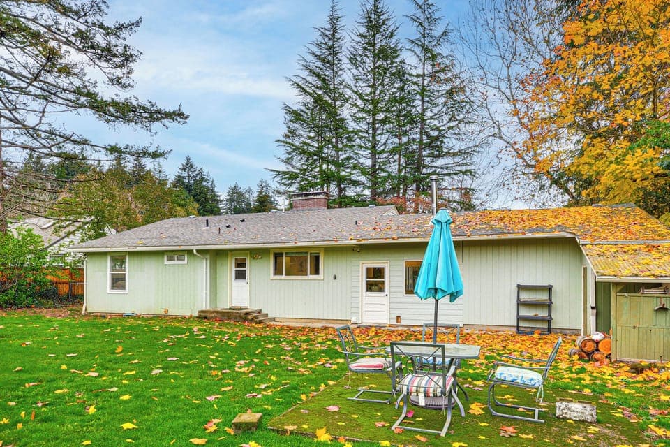 Beaverton Vacation Rental | 2BR | 2BA | 1 Step Required | 1,202 Sq Ft