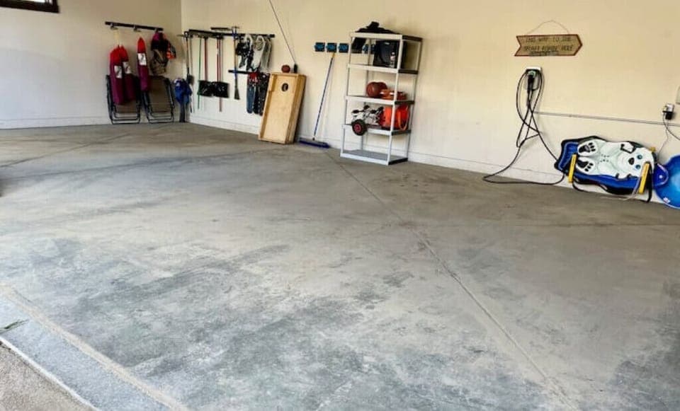 3-car garage