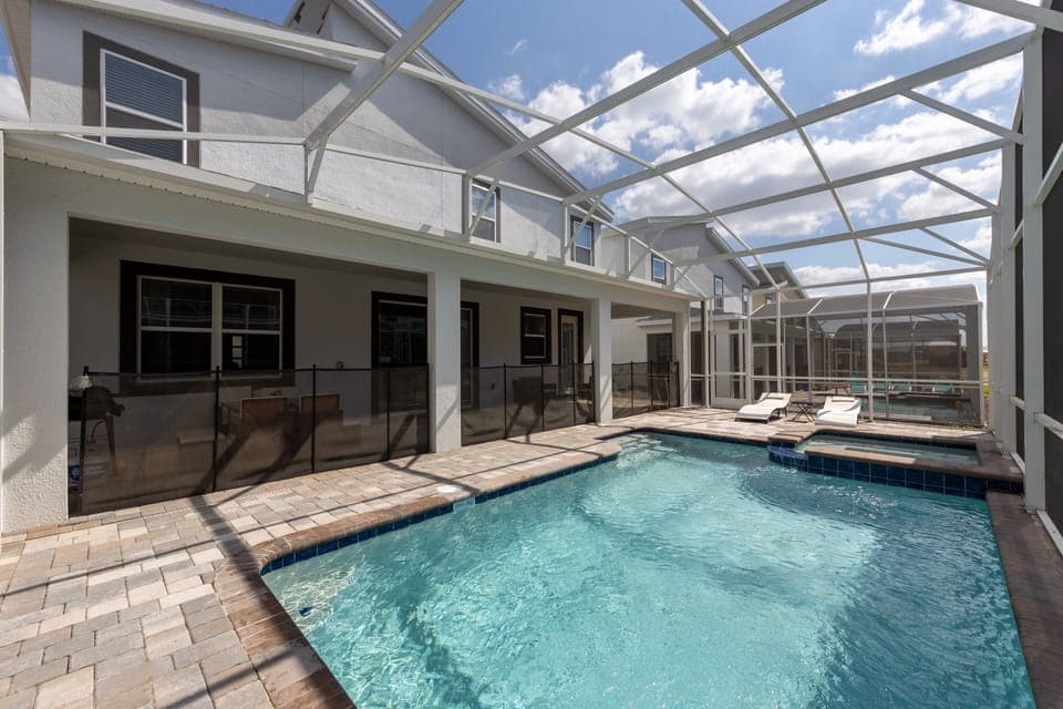 Pool, Water, Building, Window, Swimming Pool