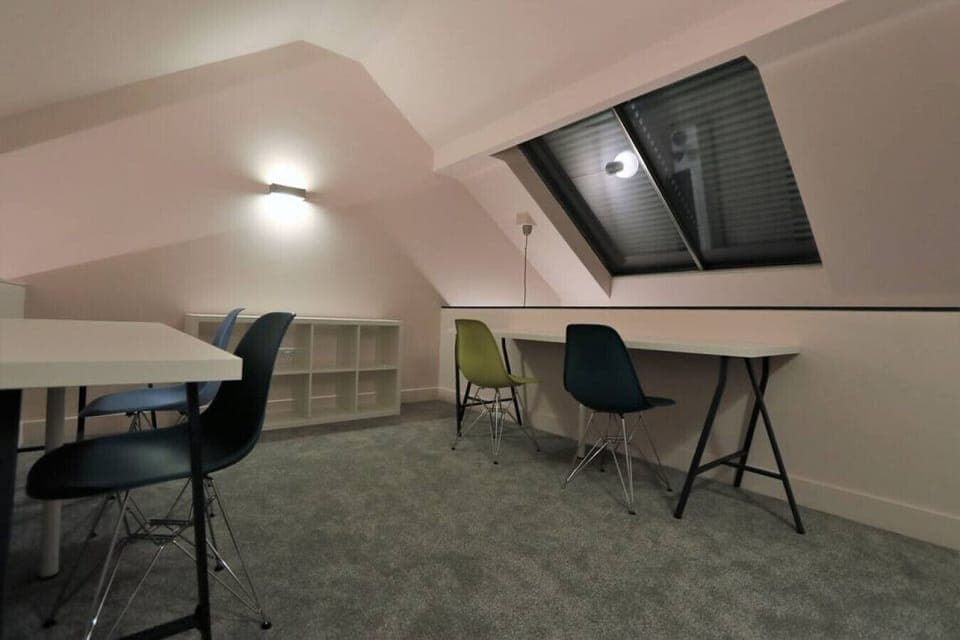 Mezzanine Desk Space