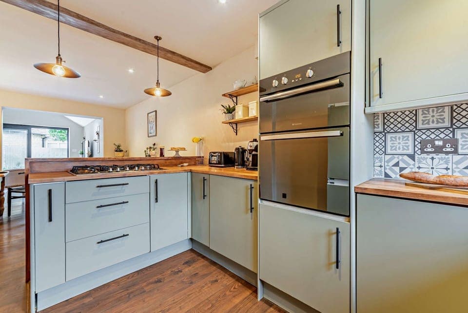 Ross House Kitchen - StayCotswold