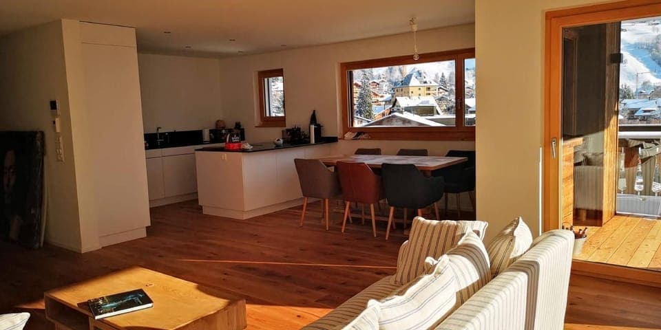 kitchen with kitchen island