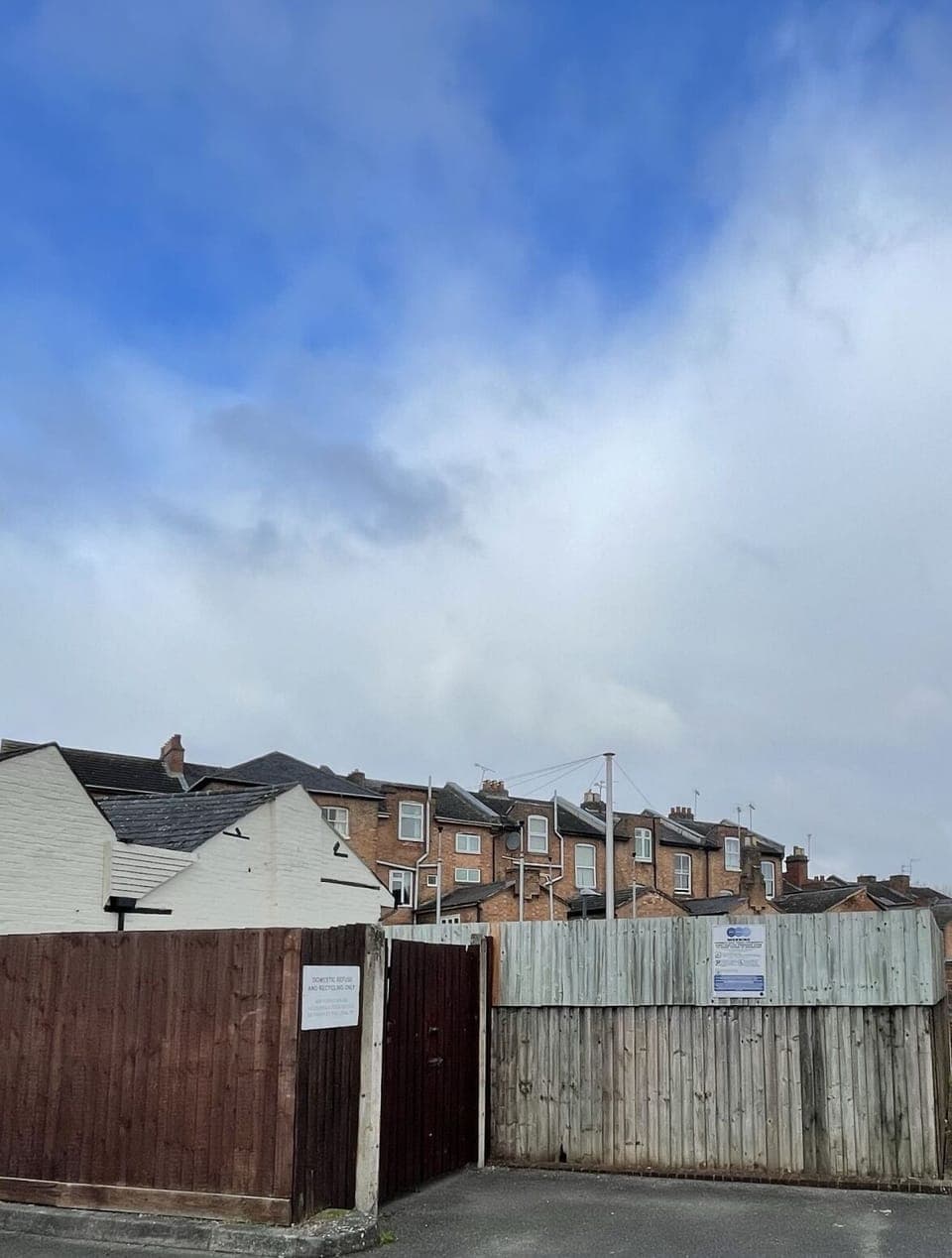 Parking space, key safe and entrance