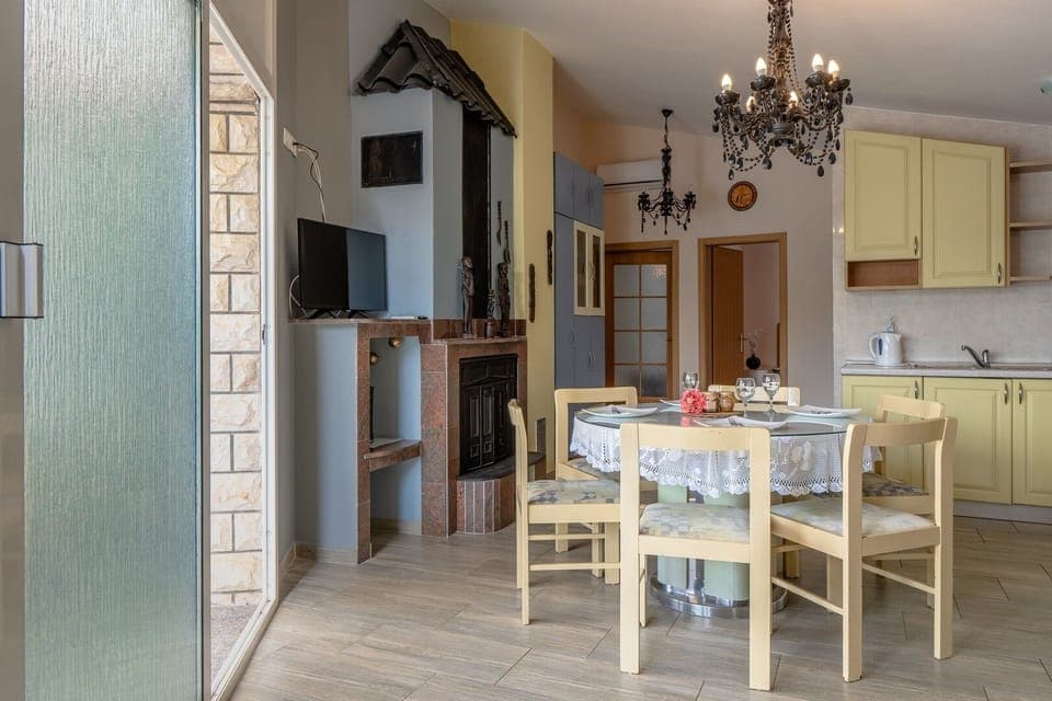 Dining room 1