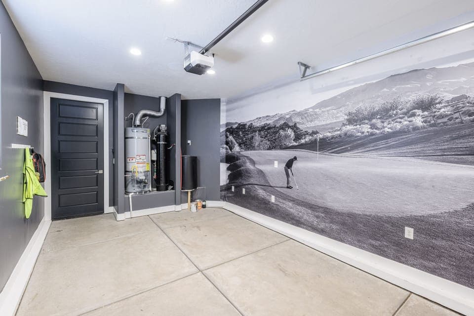 Garage - Beautiful 1 car garage.