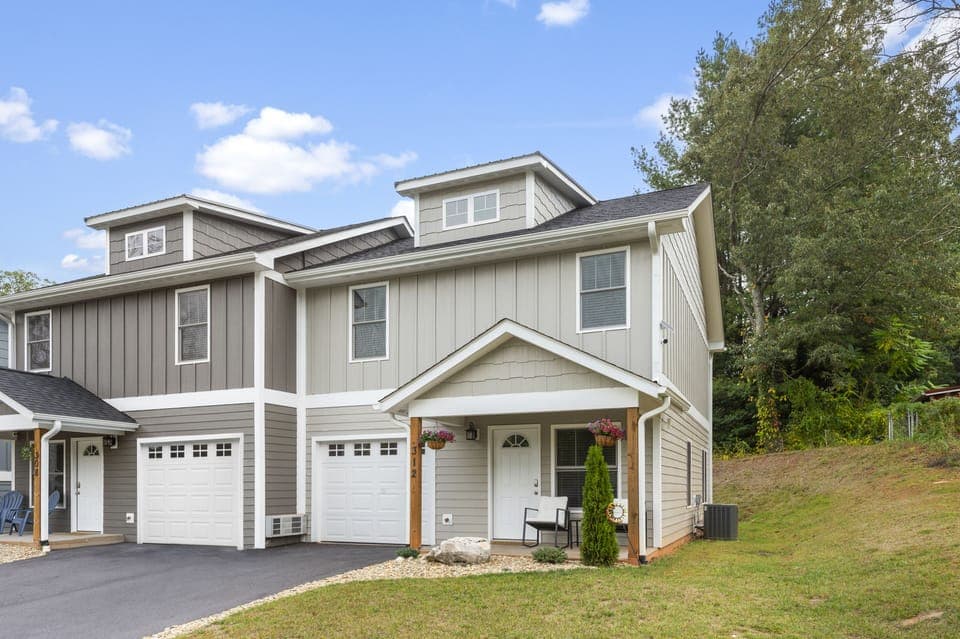 Convenient driveway parking space at Willow.