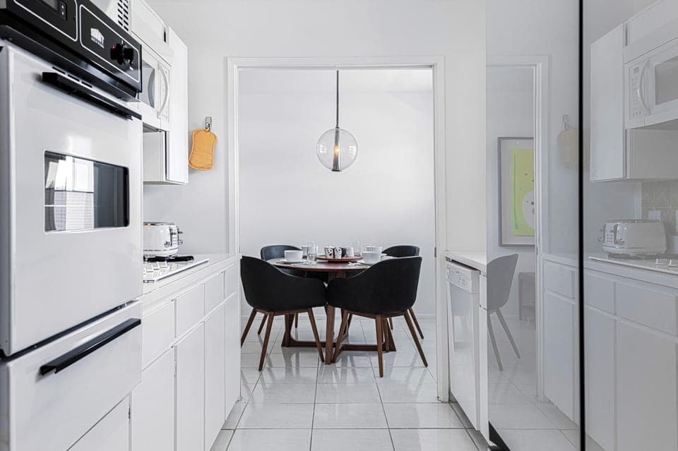 Swanky dining table for 4