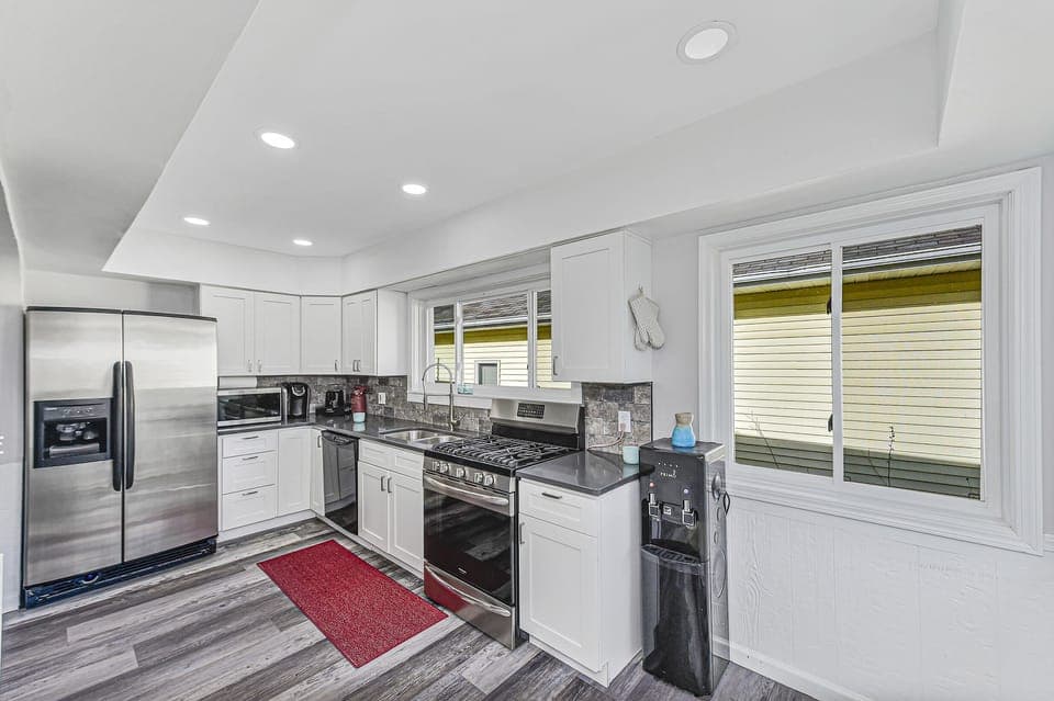 Large kitchen and all utensils included