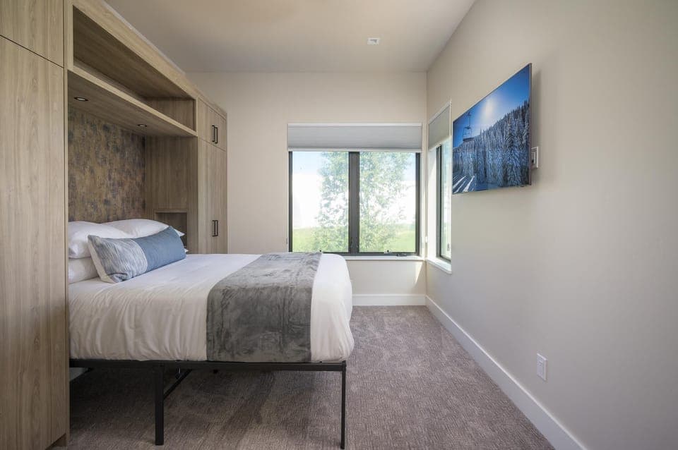 Second Queen bedroom on entry level