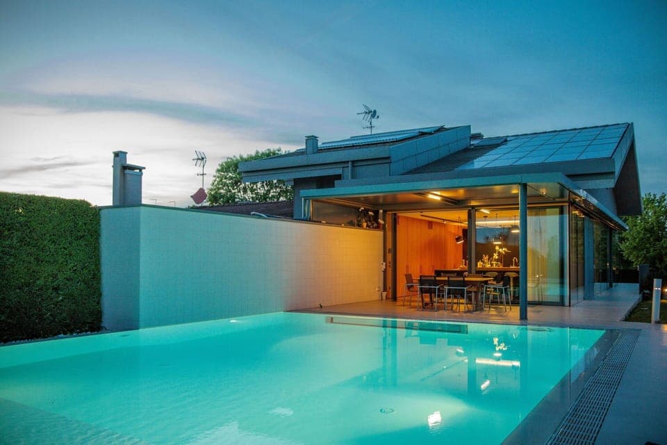 Building Exterior, Main, Outdoor, Pool