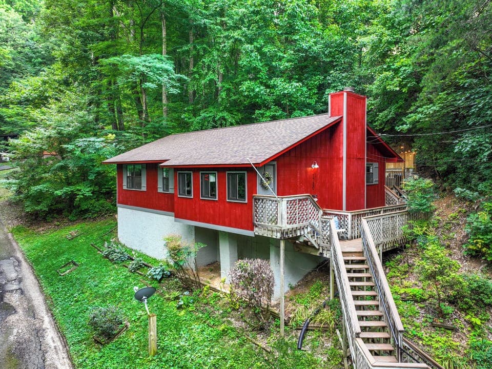 Nestled in the trees, your home base for adventure in Great Smoky Mountain NP