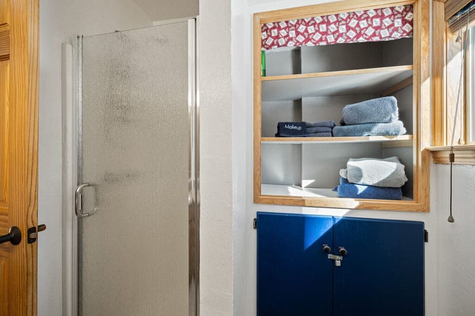 Upstairs primary bathroom