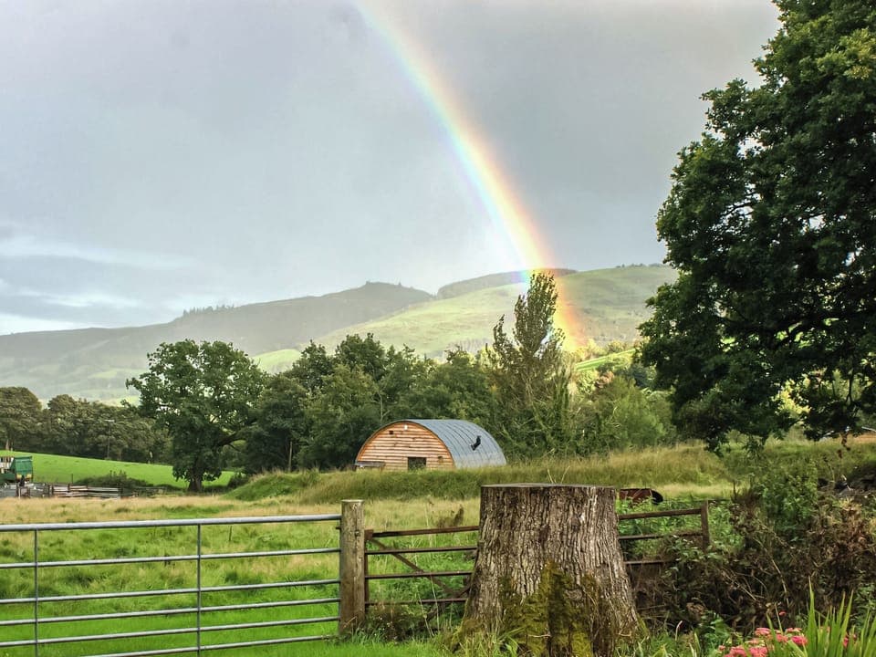 Setting | Barcud Coch - Y Gadlas, Penybontfawr, near Llanfyllin