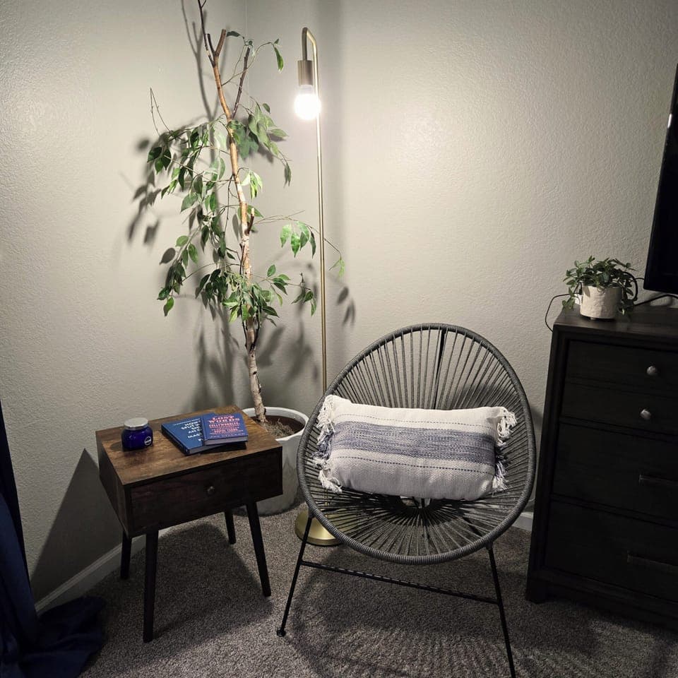 Front Bedroom - Sitting Area
