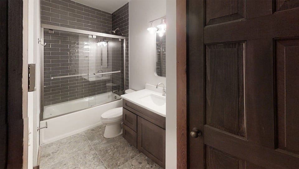 Indoors, Bathtub, Tub, Sink, Sink Faucet