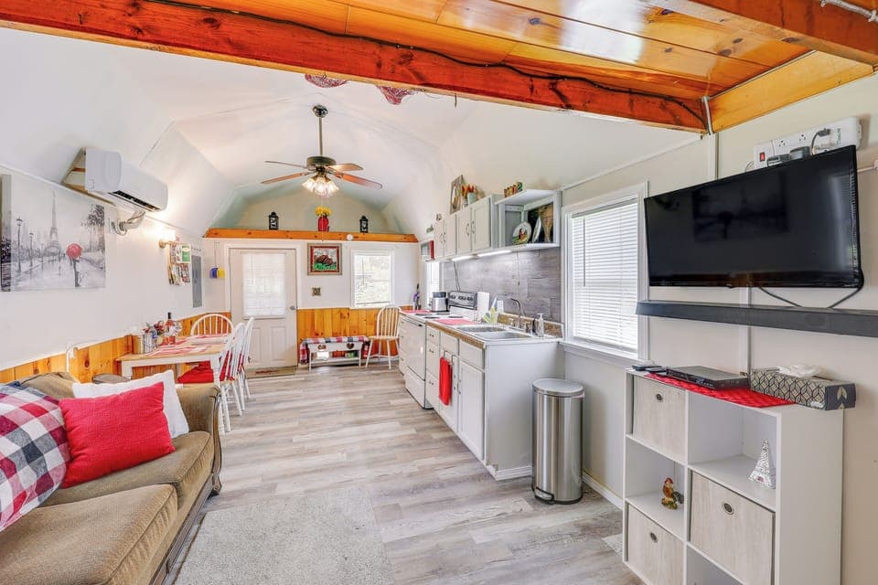 Paris Vacation Rental | 1BR | 1BA | 600 Sq Ft | 2 Steps to Access