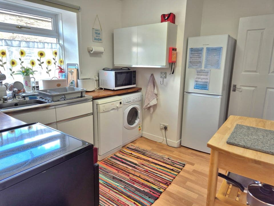 Coorie Braw Cottage Ground Floor Kitchen 