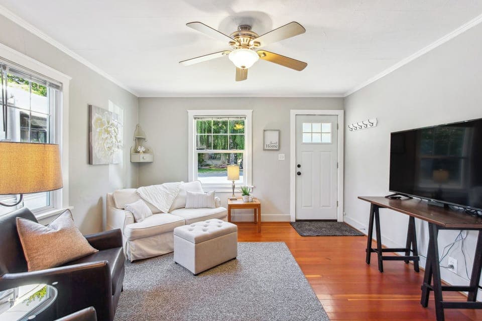 Eugene Vacation Rental | 1BR | 1BA | 650 Sq Ft | 3 Steps to Enter