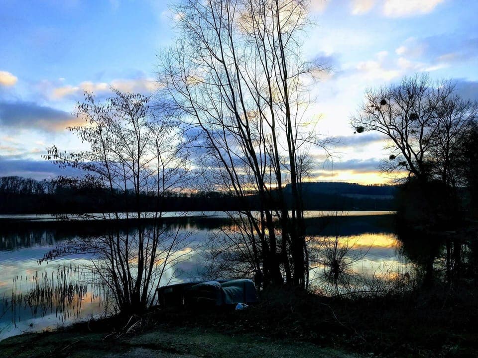 le lac de charmes et ses beaux paysages
