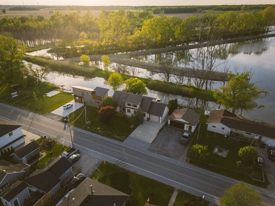 Ariel view of the cottage. Spacious driveway for all the guests.