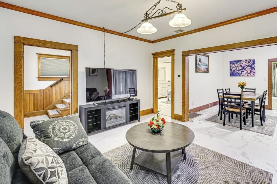 Puyallup Vacation Rental | 3BR | 3BA | 1,682 Sq Ft | 4 Steps to Enter