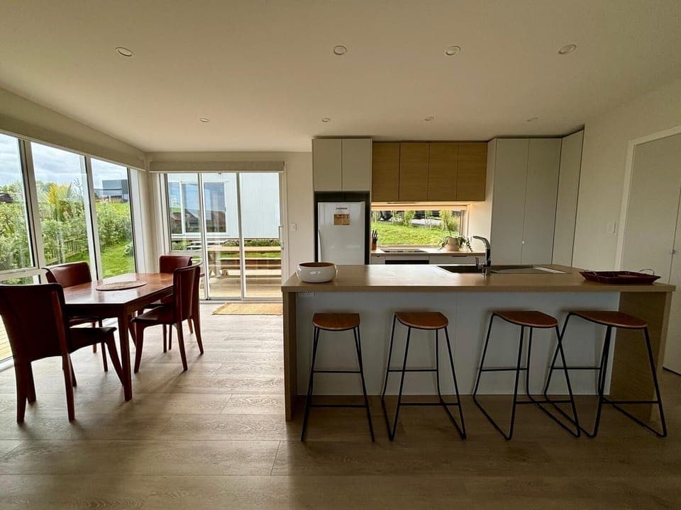 The dining and breakfast bar