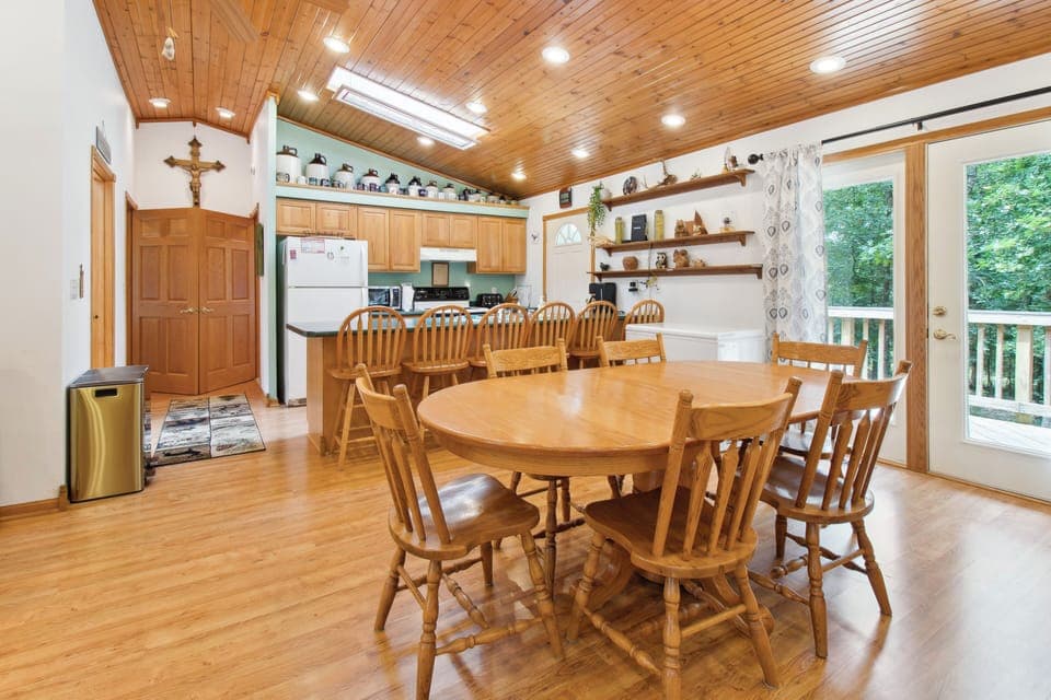 Kitchen & Dining Area | Keyless Entry