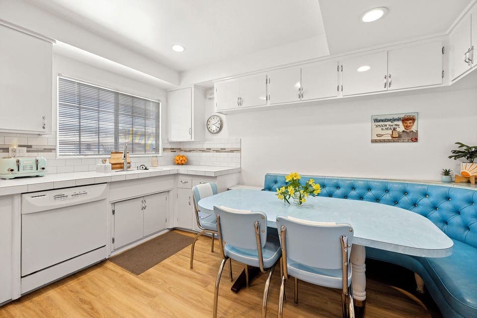 Step back in time into our retro kitchen complete with blue booth that seats up to 6 comfortable.
